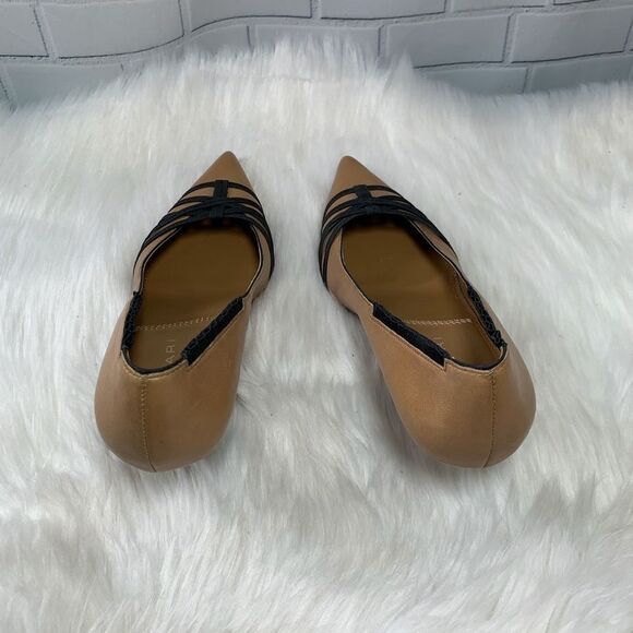 Tahari Tan Kitten Heels Black Trim Size 6.5 - Picture 4 of 6